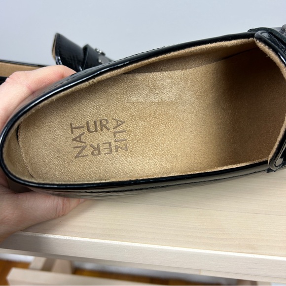 Vintage Naturalizer Black Patent Leather Loafers - Picture 6 of 6